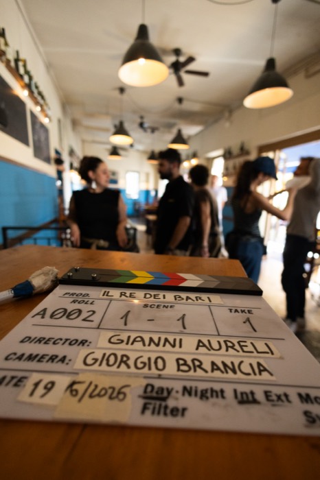Il ciak del primo giorno di riprese: Il Re dei Bari, scena 1-1, take 1, 19 giugno 2026
